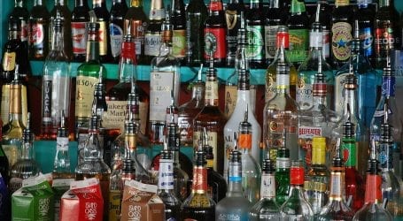 זהירות מאלכוהול מזויף. משרד הכלכלה מפרסם רשימת משקאות עם מתנול באלכוהול